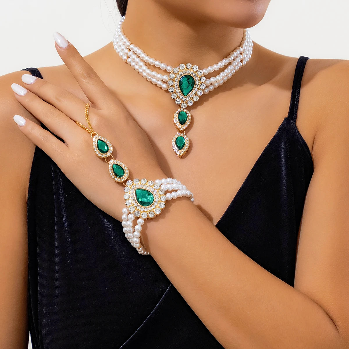 Imitation Pearl Beads & Green Crystal Choker Necklace for Women – Elegant Wedding Charm Collar Fashion Jewelry Accessories - JN Fashion Fusion