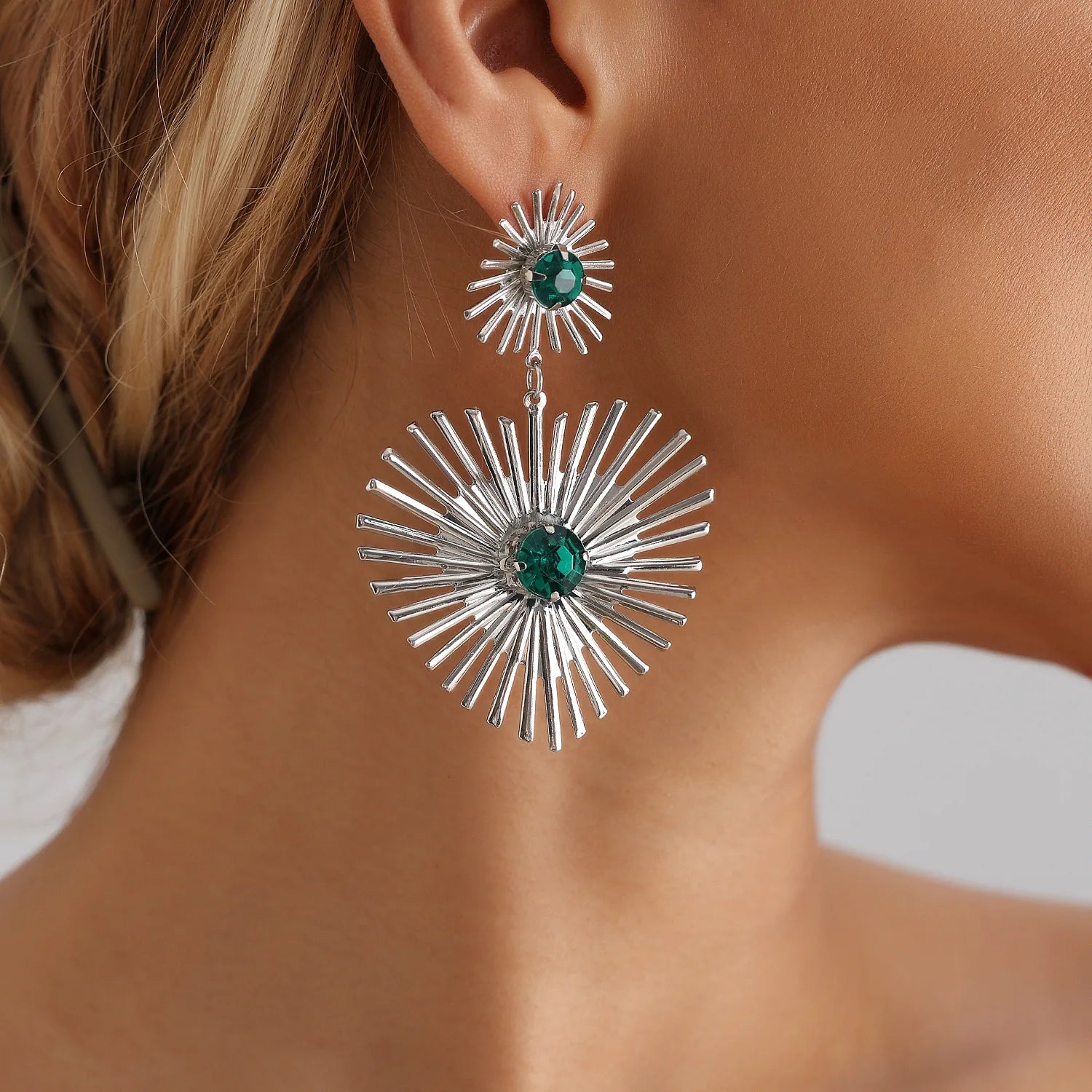 European American Style Personalized Rhinestone Light Luxury Earrings Women Versatile Exaggerated High-End Emerald Green Love - JN Fashion Fusion