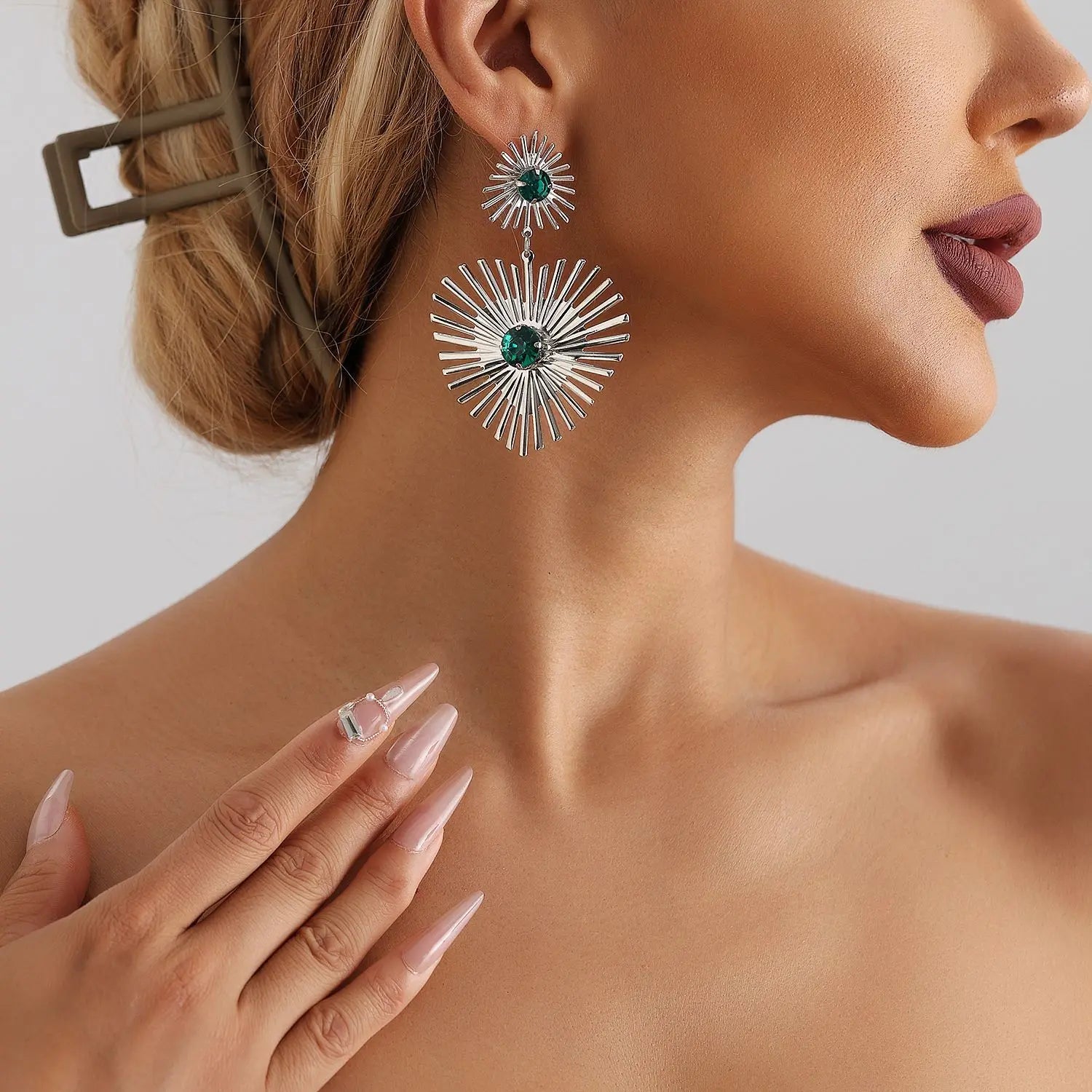 European American Style Personalized Rhinestone Light Luxury Earrings Women Versatile Exaggerated High-End Emerald Green Love - JN Fashion Fusion
