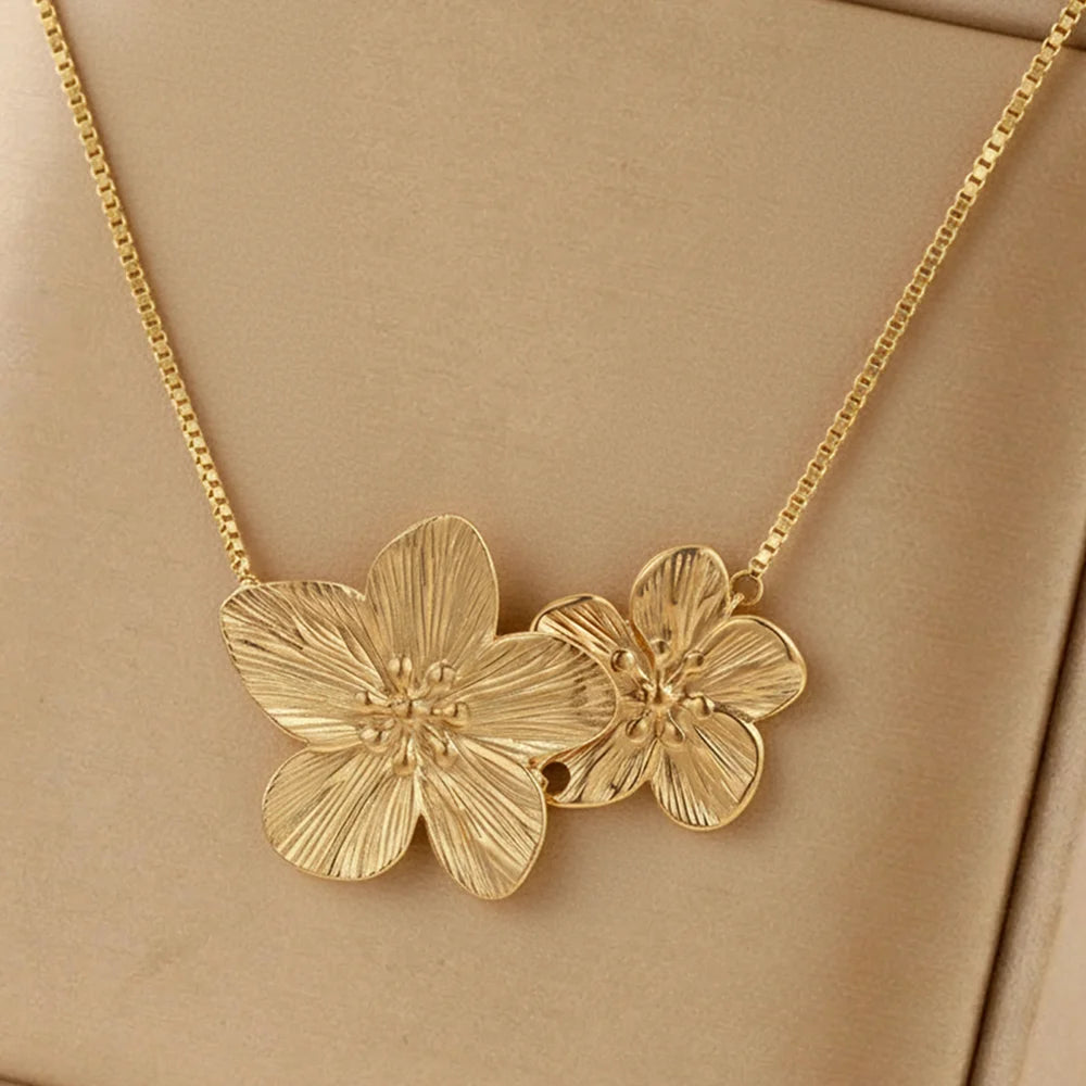 DGIDDK Stainless Steel New Fashion Large Floral Pendant Necklace Ladies' Vintage Elegant Delicate Collarbone Chain Accessory - JN Fashion Fusion