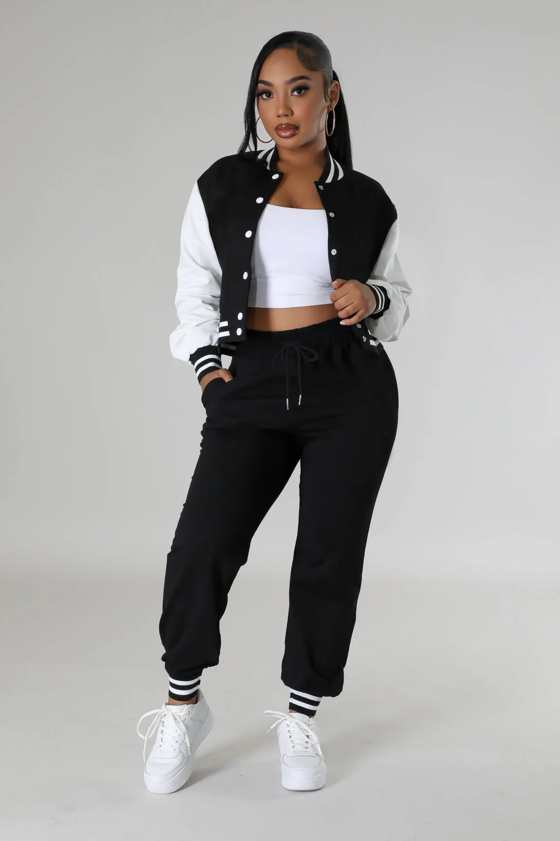 Women's long sleeve jacket and jogger pants set by JN Fashion Fusion, stylish active streetwear two-piece tracksuit.